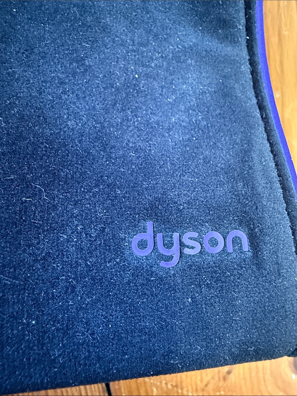 Dyson Air wrap Black Accessory Pouch Travel Case with Magnetic closure - Picture 2 of 6